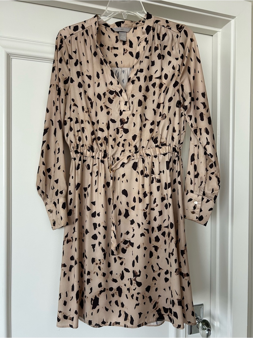 🐆🐆H&M Beige and Black Animal Print Dress🐆🐆
